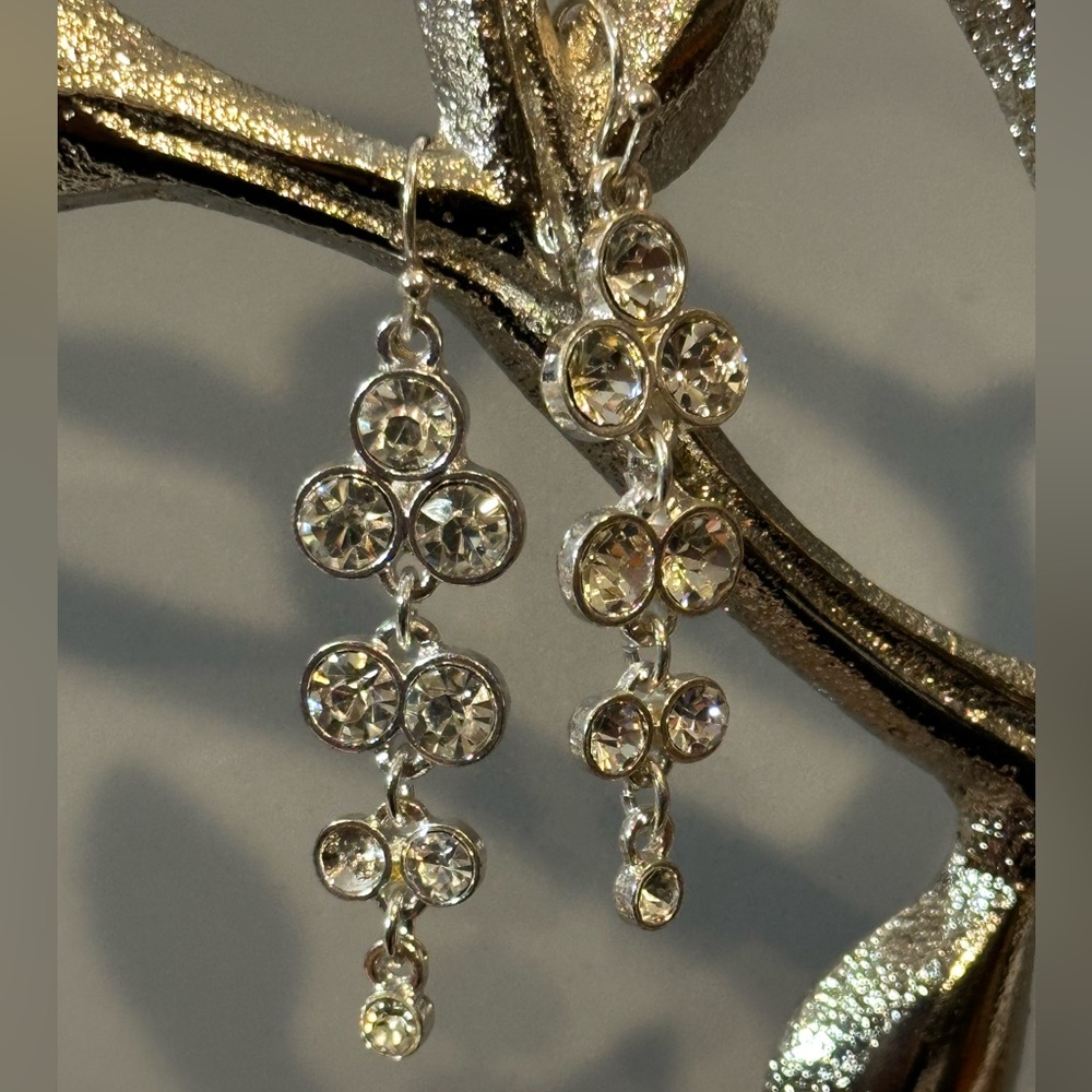 Dangle sparkly earrings nickel free